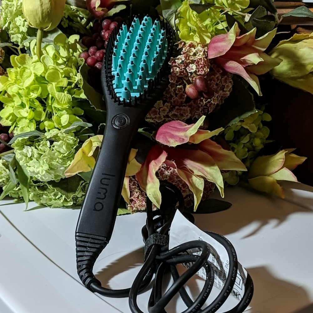 Luma electric heat brush